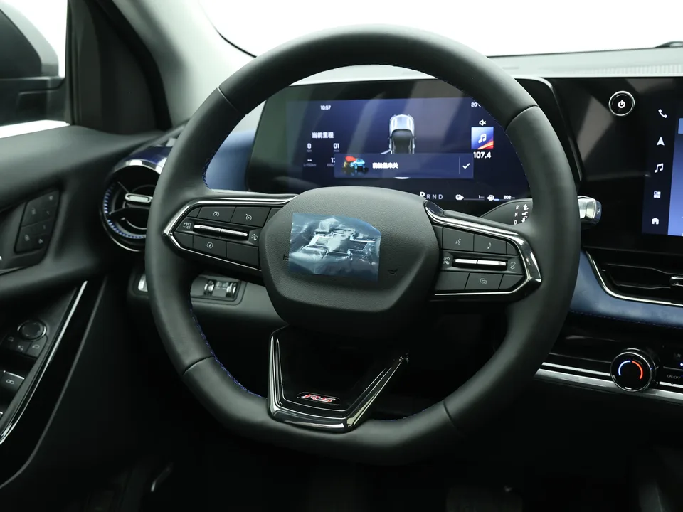 Chevrolet Equinox Plus 1.5T 102km RS Ultimate Edition 2026 — миниатюра 3