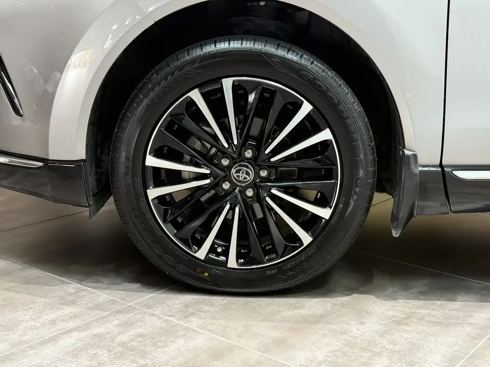 Toyota Venza Venza 2.0L CVT 4WD Supreme Edition 2022 — миниатюра 4