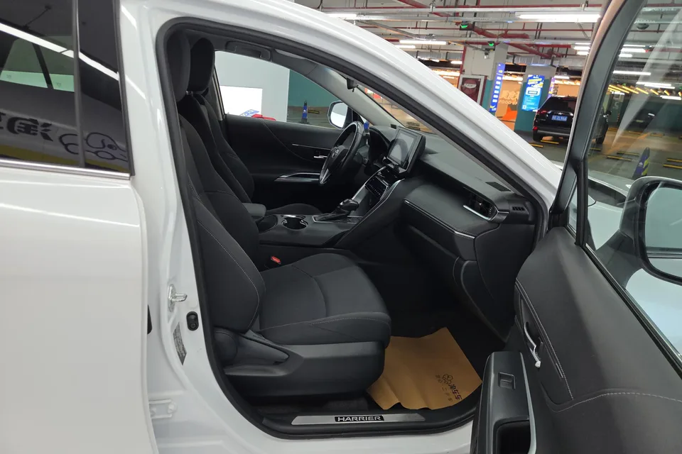 Toyota HARRIER Lingfang Harrier 2022 2.0L CVT 2WD Progressive Edition 2022 — миниатюра 4