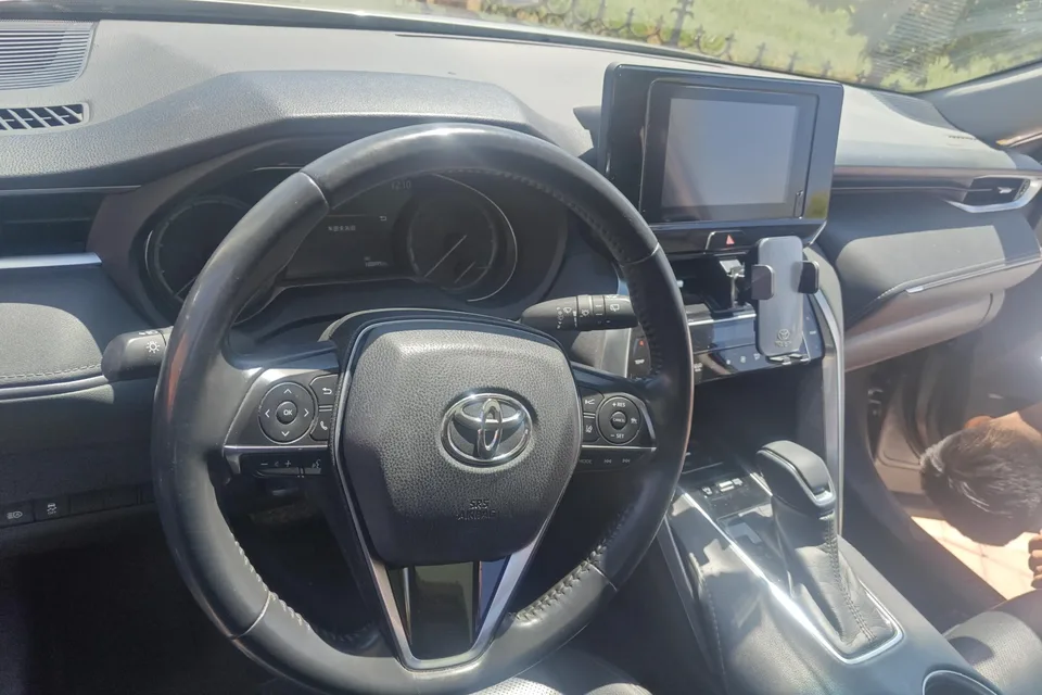 Toyota HARRIER Lingfang Harrier 2022 2.0L CVT 2WD Luxury Edition 2023 — миниатюра 4