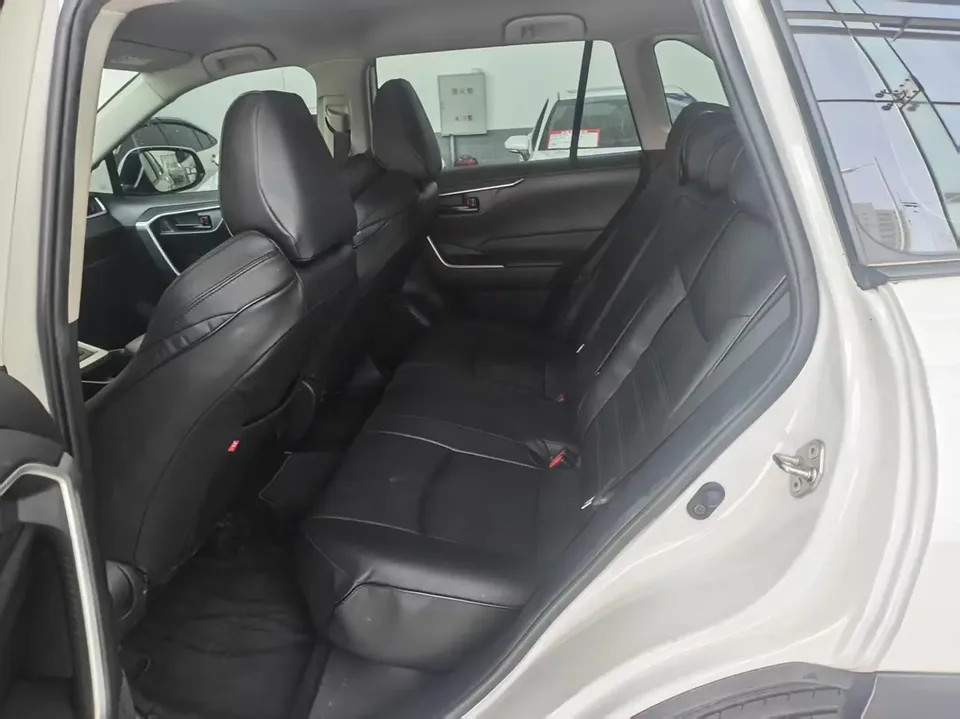 Toyota Willanda 2.0L two-wheel drive luxury PLUS version 2022 — миниатюра 3