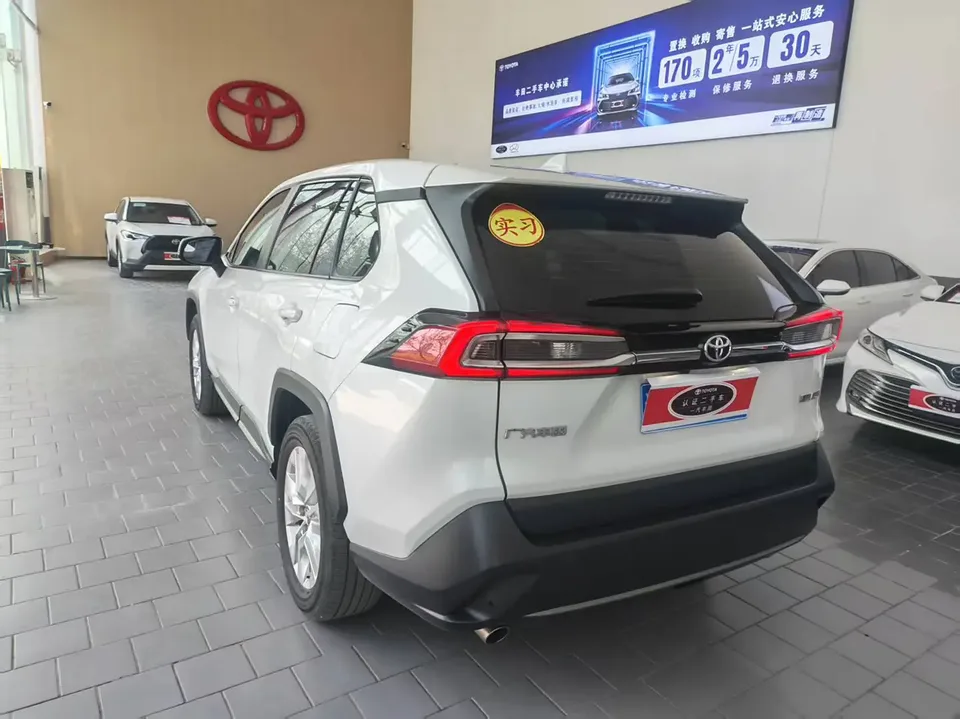 Toyota Willanda 2.0L two-wheel drive luxury PLUS version 2022 — миниатюра 4