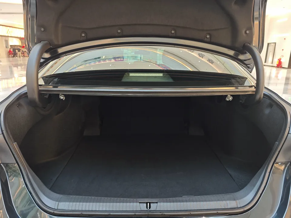 Toyota Avalon 2.0L CVT Premium Edition 2024 — миниатюра 4