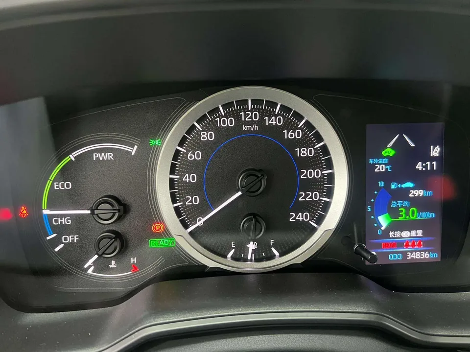 Toyota Corolla Corolla Hybrid 1.8L E-CVT Pioneer Edition 2022 — миниатюра 3