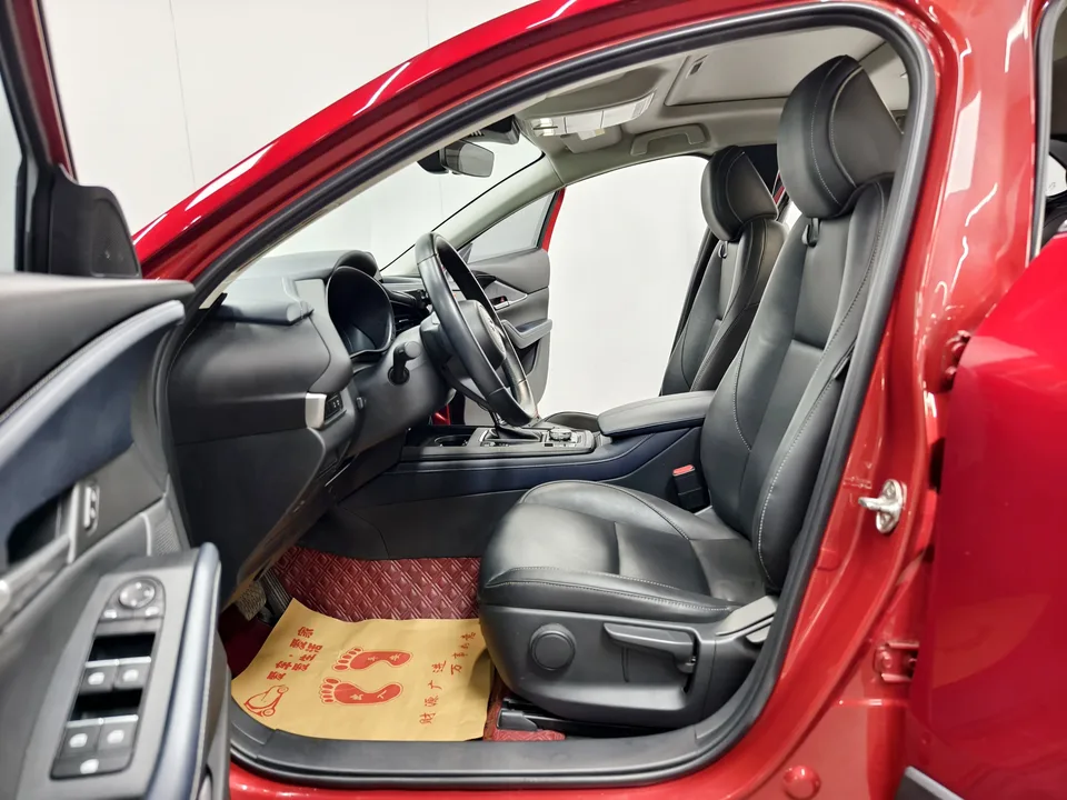 Mazda CX-30 2.0L automatic quality model 2022 — миниатюра 3