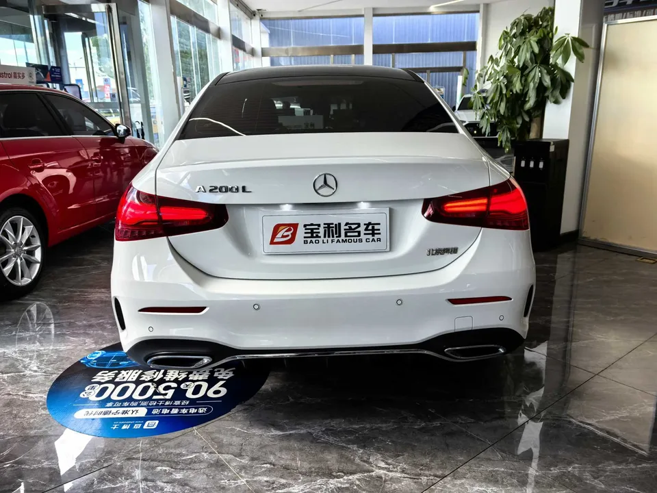 Mercedes-Benz Mercedes Benz A Class Mercedes-Benz A-Class 2024 A 200 L Fashion Edition 2024 — миниатюра 2