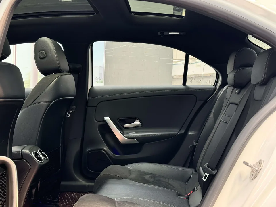 Mercedes-Benz Mercedes Benz A Class second facelift A 200 L sports sedan fashion version 2022 — миниатюра 3