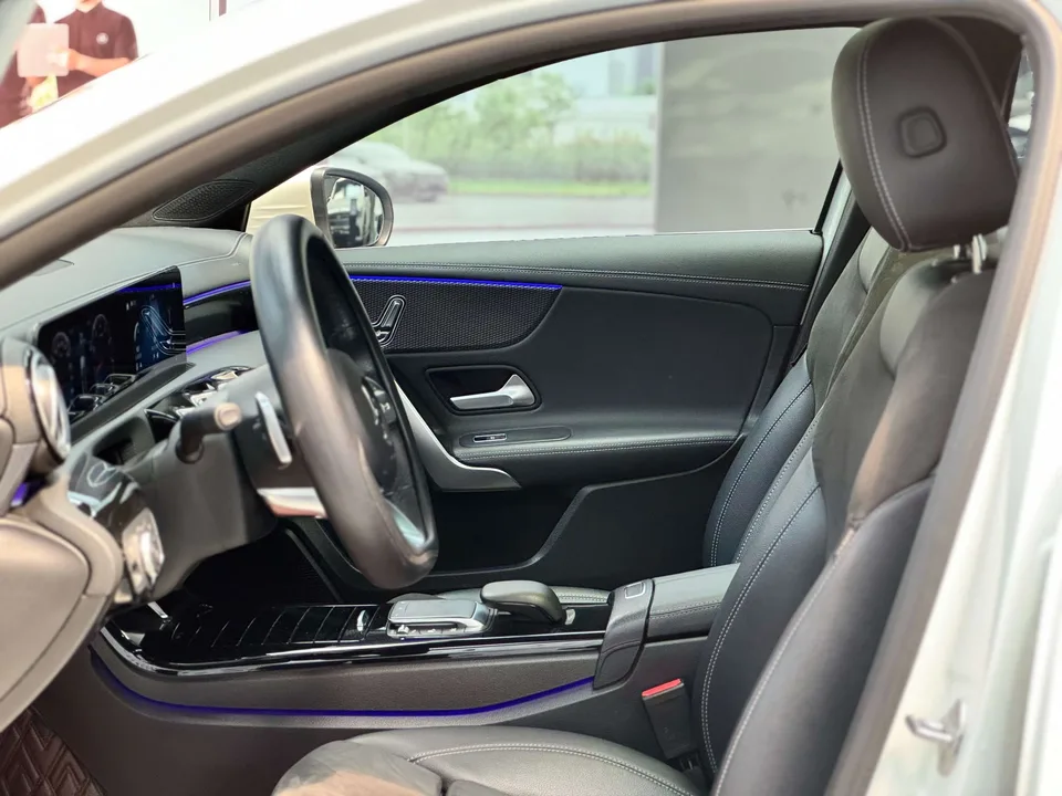 Mercedes-Benz Mercedes Benz A Class second facelift A 200 L sports sedan fashion version 2022 — миниатюра 5