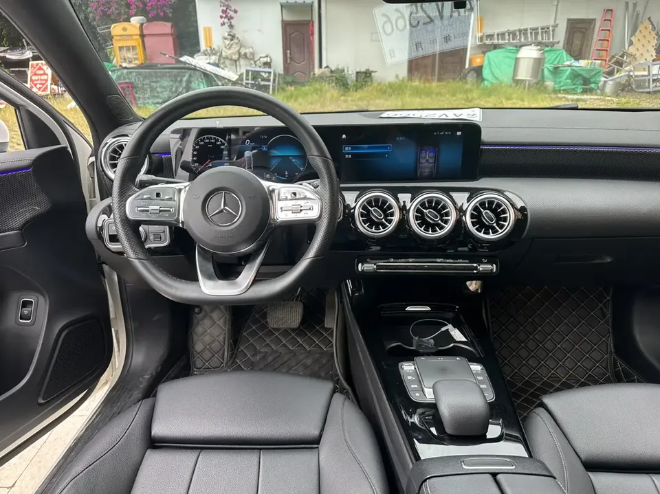 Mercedes-Benz Mercedes Benz A Class Mercedes-Benz A-Class 2022 facelift A 200 L sports sedan fashion version 2022 — миниатюра 3