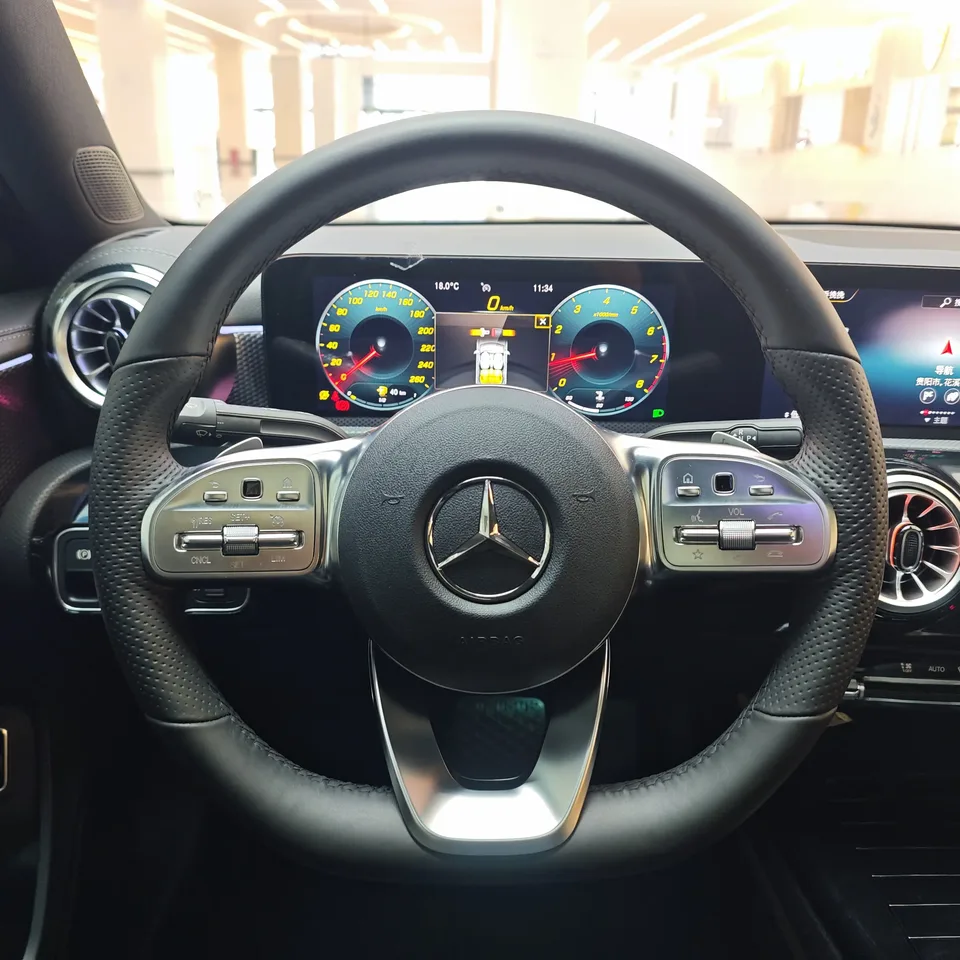 Mercedes-Benz Mercedes Benz A Class Mercedes-Benz A-Class 2022 facelift A 200 L sports sedan fashion version 2022 — миниатюра 3