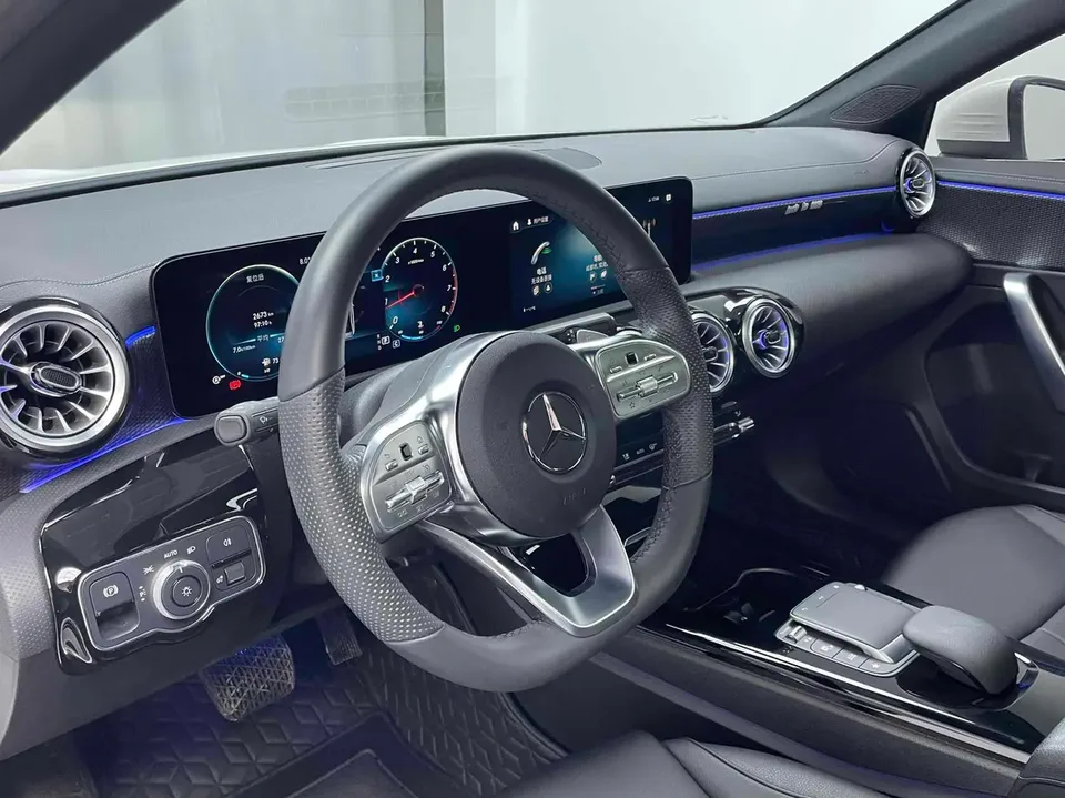 Mercedes-Benz Mercedes Benz A Class Mercedes-Benz A-Class 2022 A 200 L Sports Sedan Fashion Edition 2023 — миниатюра 3