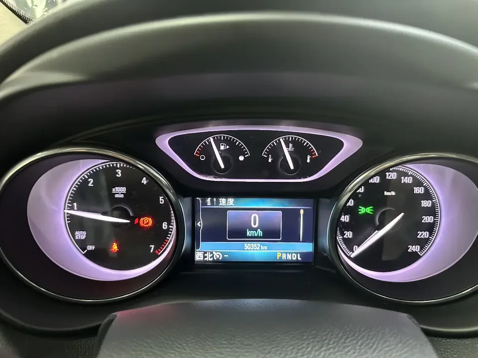 Buick Envision 2021 Envision 532T 2WD Luxury Model 2022 — миниатюра 4
