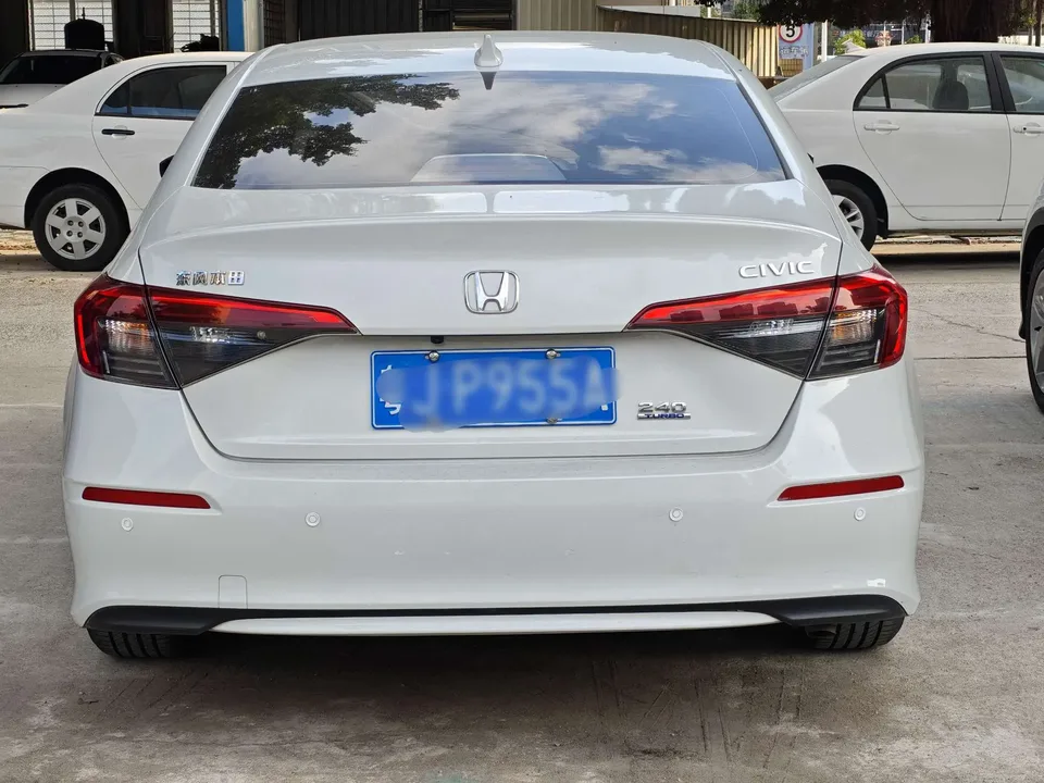 Honda CIVIC 2022 Civic 240TURBO CVT Dynamic Edition 2022 — миниатюра 2
