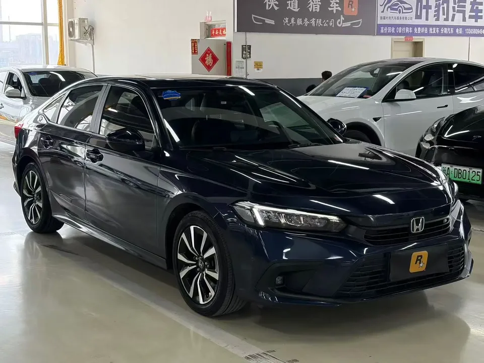 Honda CIVIC 2.0L e:HEV Pioneer Edition 2024 — миниатюра 3