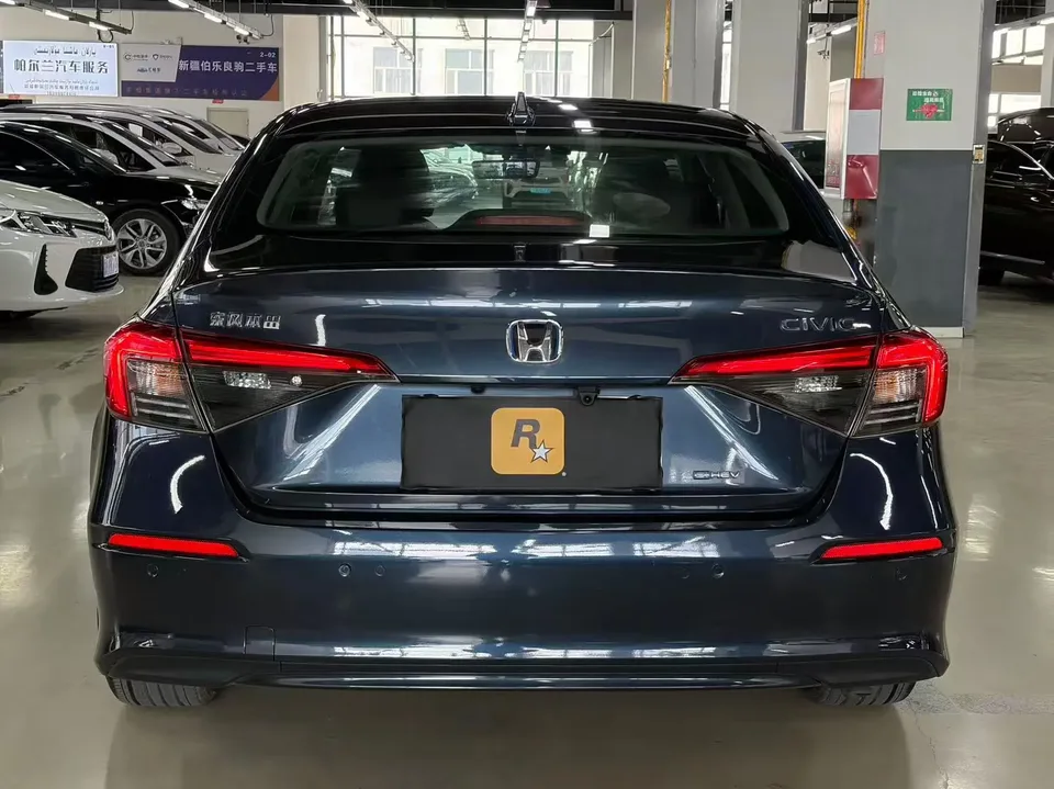 Honda CIVIC 2.0L e:HEV Pioneer Edition 2024 — миниатюра 5