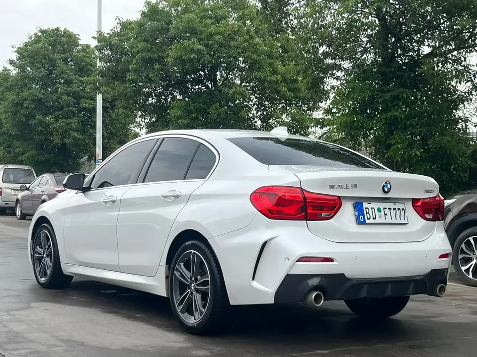 BMW 1 Series 1 Series 2023 BMW 1 Series 2023 120i M Sport 2023 — thumbnail 4