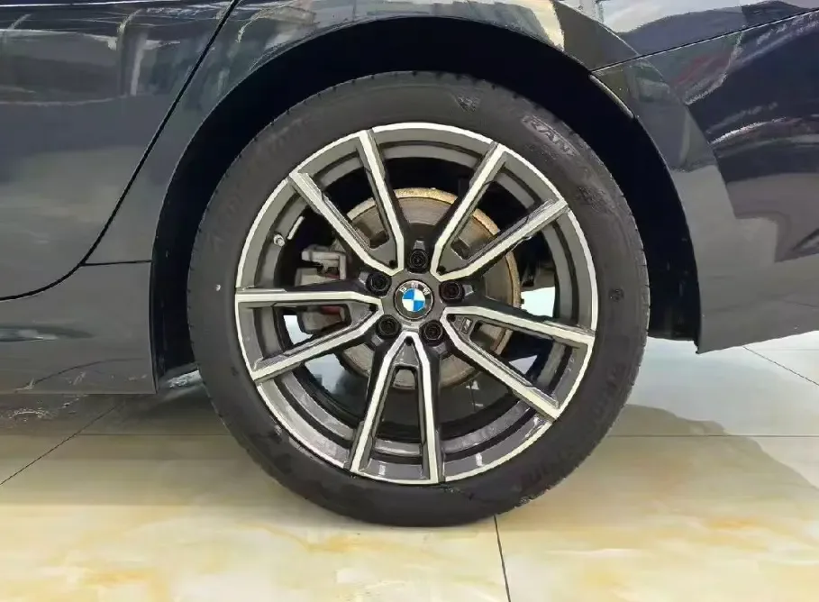 BMW 3 Series facelift 320Li M Sport package 2022 — миниатюра 3