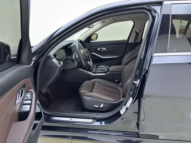 BMW 3 Series facelift 320Li M Sport package 2022 — миниатюра 5