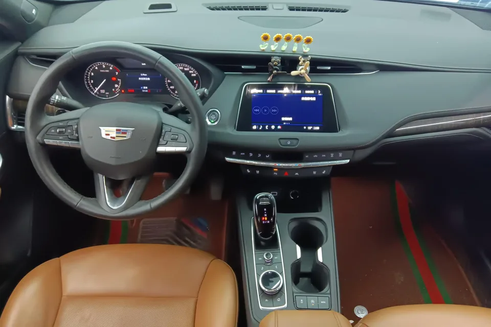 Cadillac XT4 Cadillac XT4 2022 28T two-wheel drive premium model 2022 — миниатюра 4