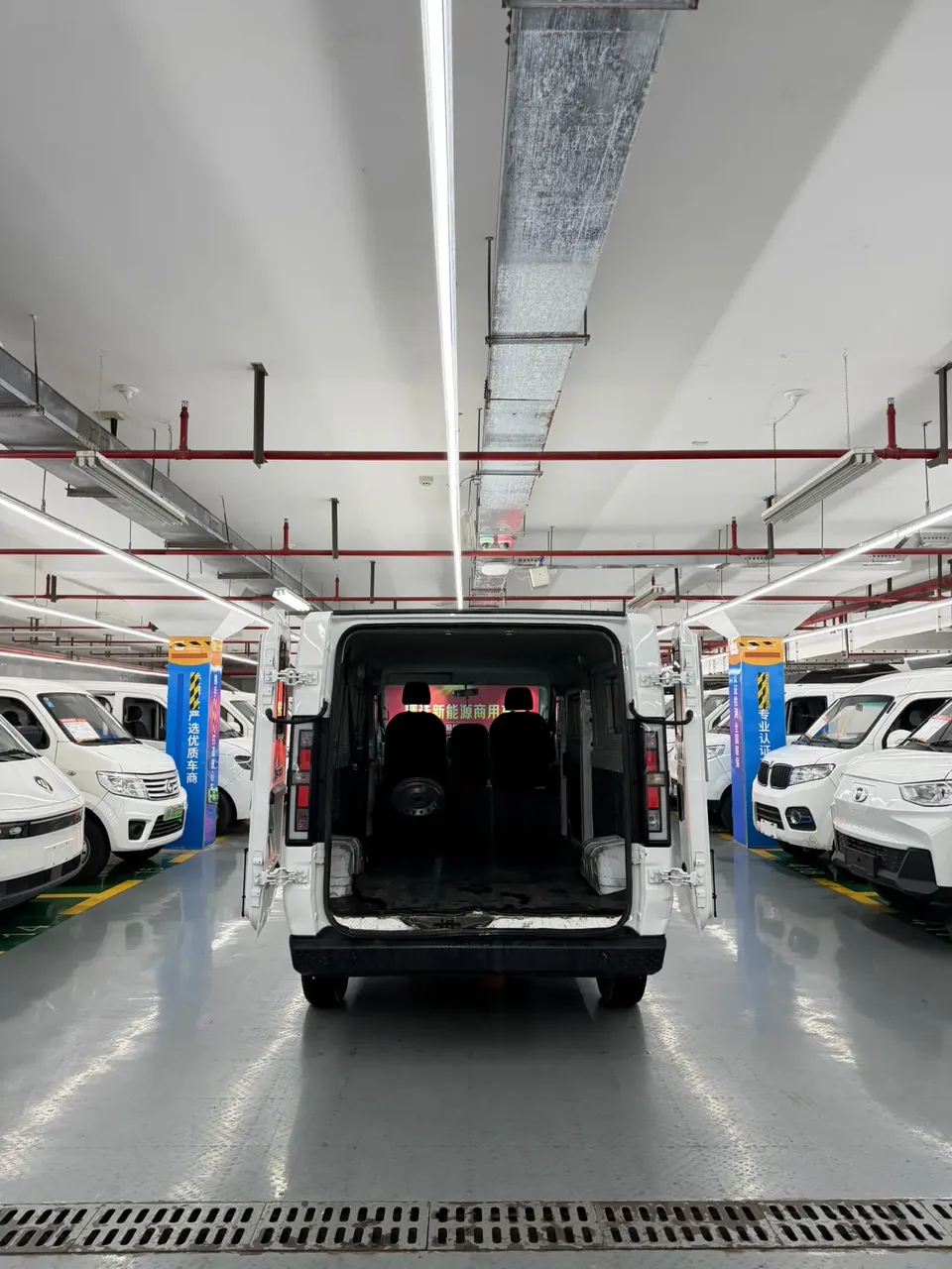 Xinyuan Automobile Xinyuan E3L practical 6-seater bus 41.86kWh 2025 — миниатюра 5