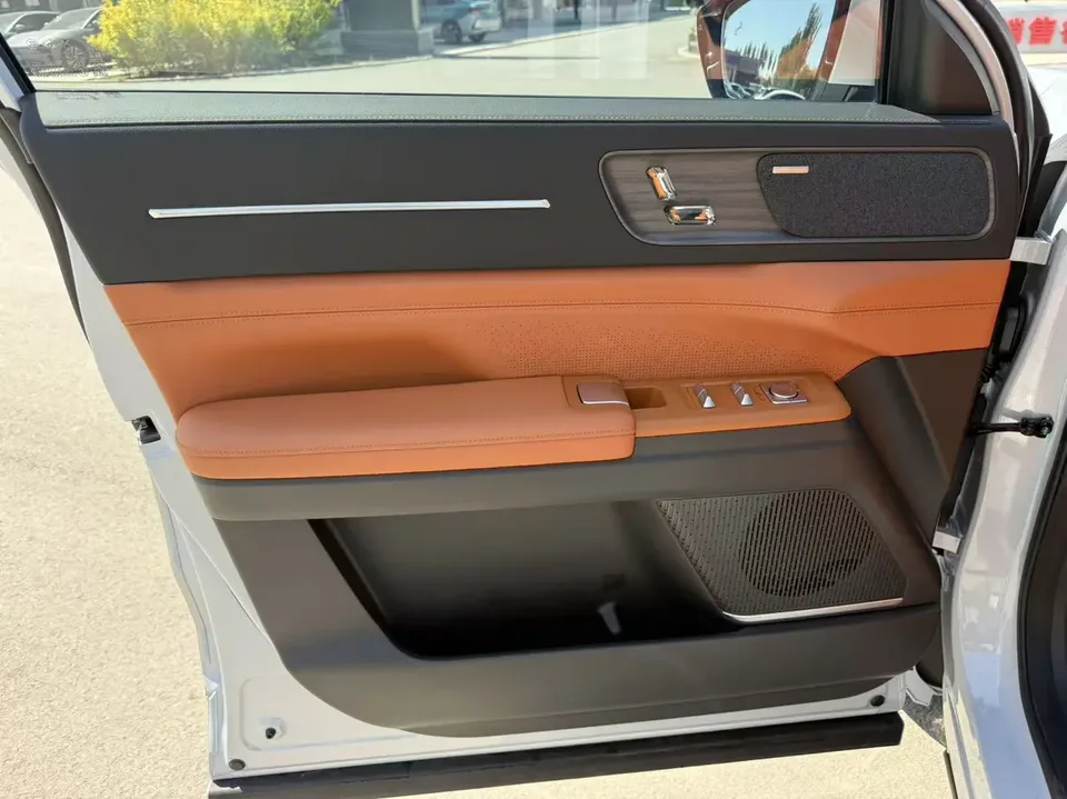 Jietu Shanhai Jetour Mountain & Sea L7 PLUS 220km Electric Seven-seat Luxury Edition 2026 — миниатюра 5