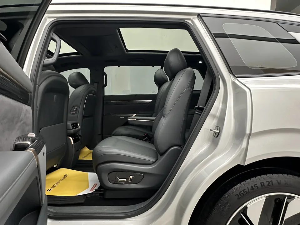 Dongfeng Yipai 008 210Max Extended Range 6-seater 2024 — миниатюра 5