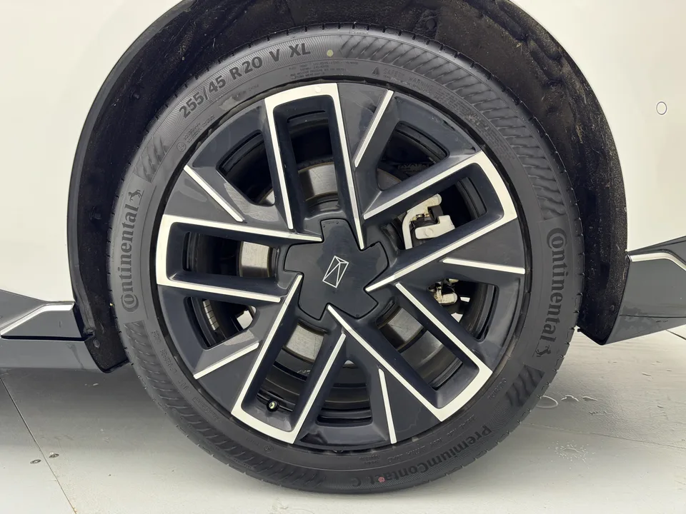 Avatr 06 Avita 06 2025 Ultra 4WD pure electric version 2025 — photo 1, buy with delivery to Moscow