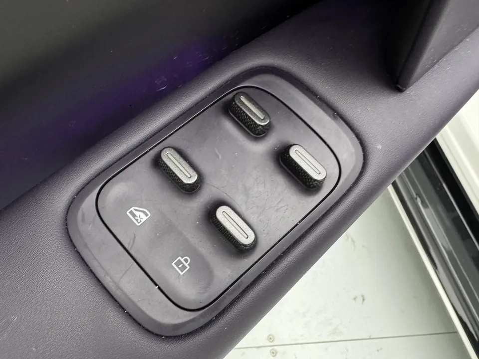 Avatr 06 Avita 06 2025 Ultra 4WD pure electric version 2025 — миниатюра 4