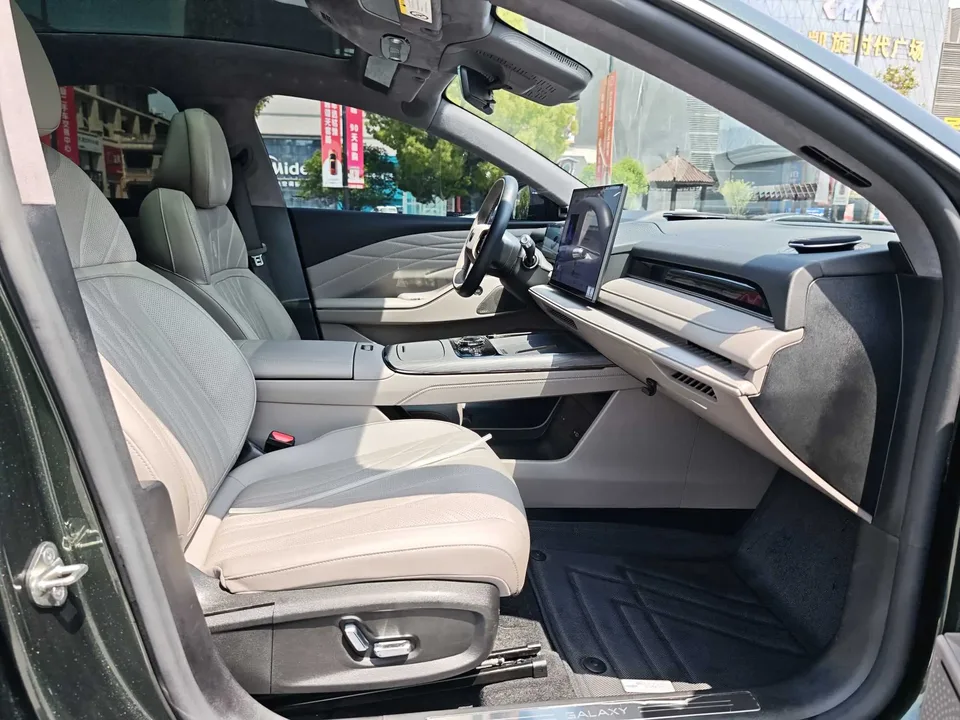 Geely Galaxy Star 8 PHEV 130km EM-P Exploration Edition 2025 — миниатюра 5