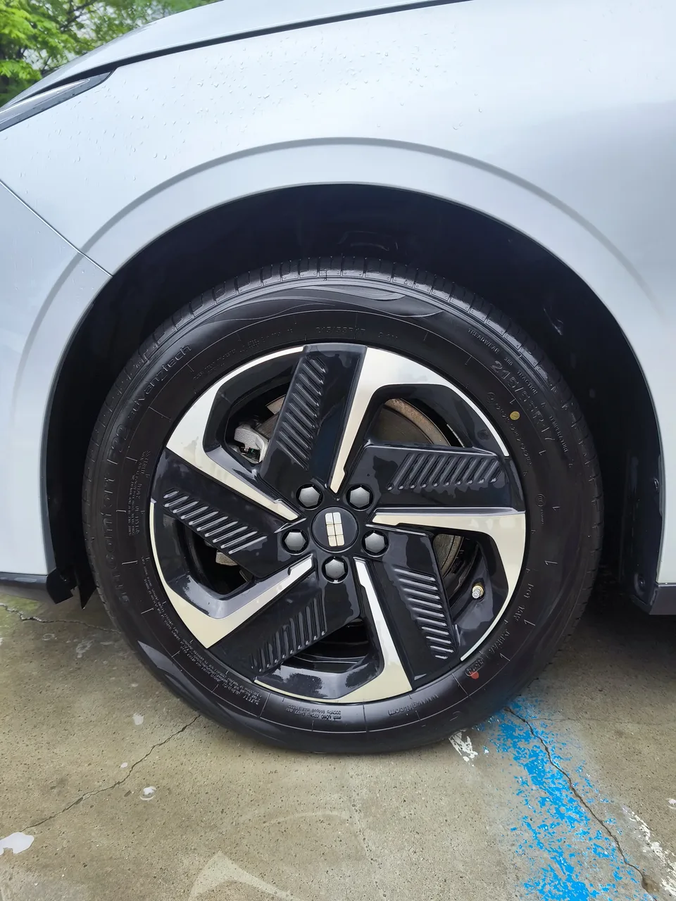 Geely Galaxy L6 1.5 EM-i DHT 140KM Starship Edition 2025 — миниатюра 3