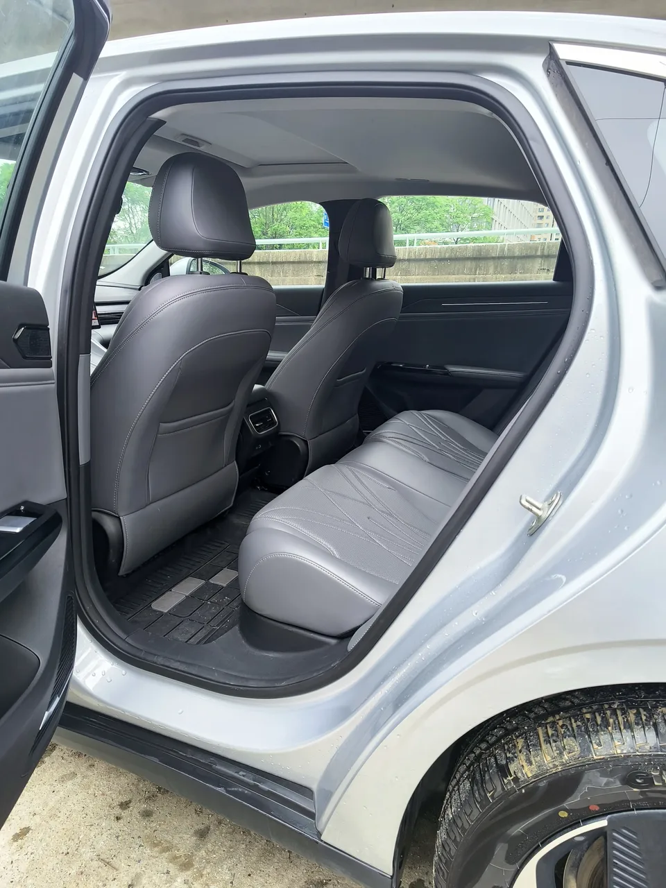 Geely Galaxy L6 1.5 EM-i DHT 140KM Starship Edition 2025 — миниатюра 4