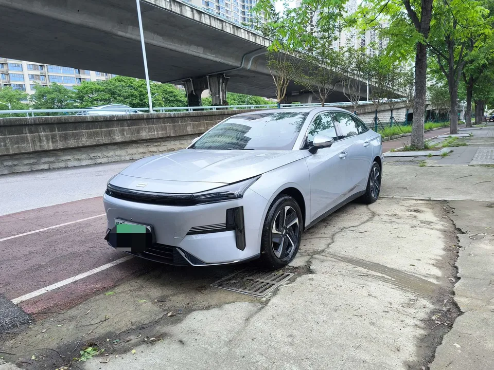 Geely Galaxy L6 2025
