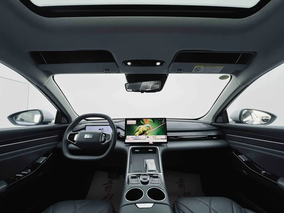 Geely Galaxy L6 Galaxy L6 2025 1.5 EM-i DHT 140KM Starship Edition 2025 — thumbnail 2