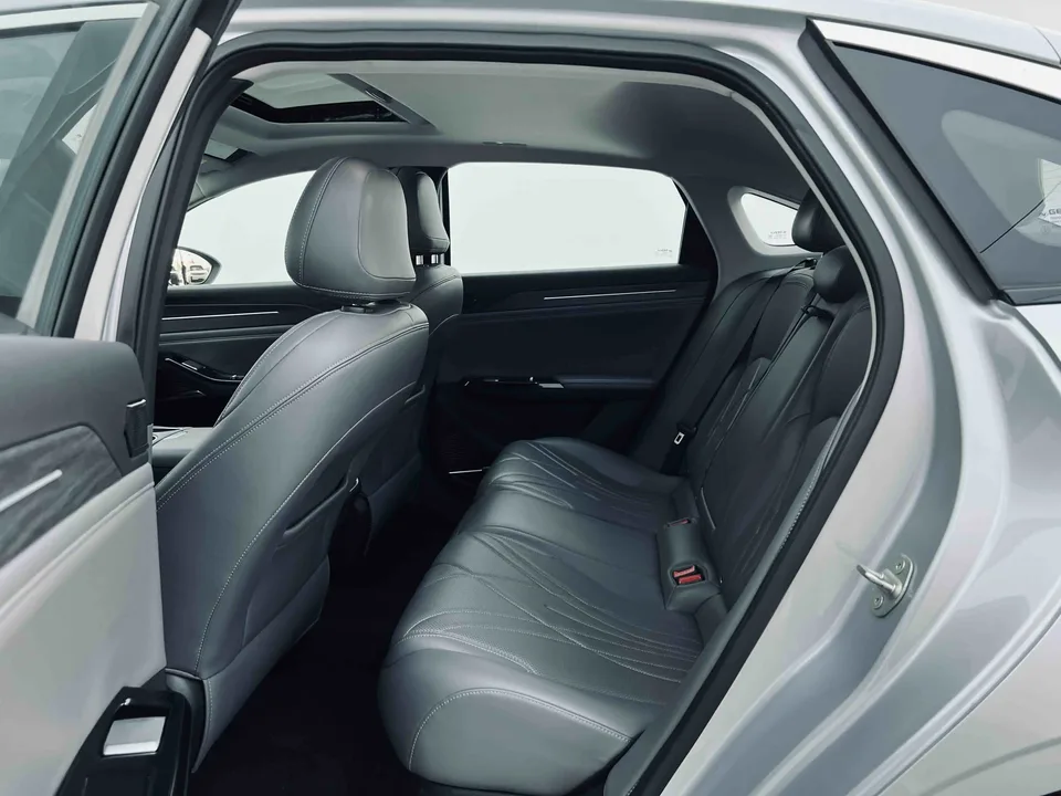 Geely Galaxy L6 Galaxy L6 2025 1.5 EM-i DHT 140KM Starship Edition 2025 — thumbnail 4