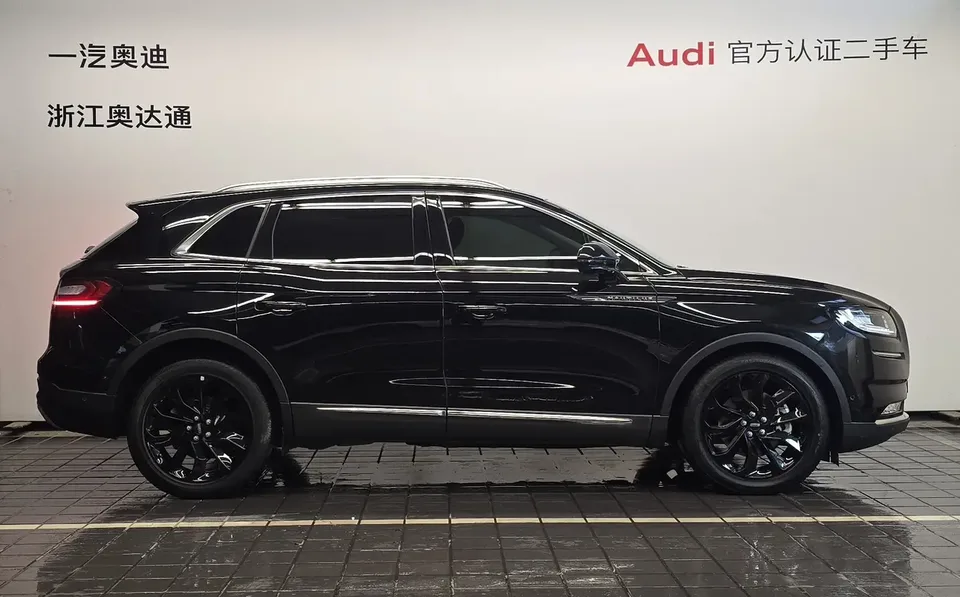 Lincoln Navigator navigator 2021 2.0T 4WD California Coast Limited Edition 2022 — thumbnail 2