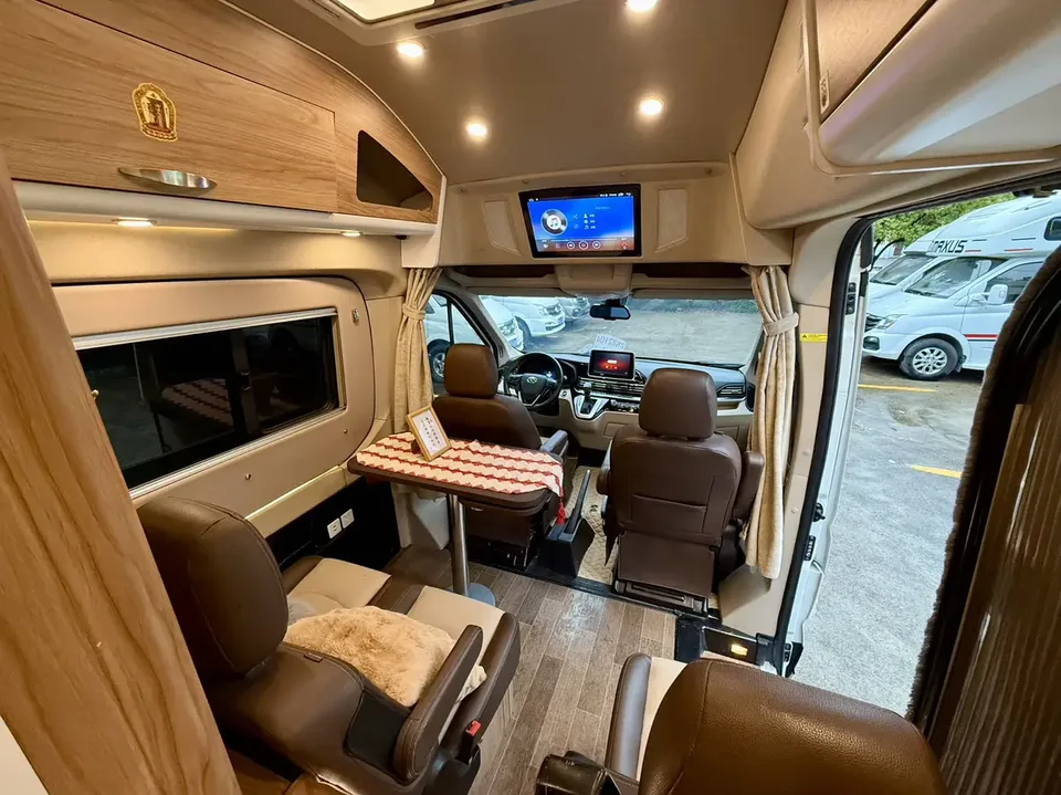 Datong Maxus V90 RV 2.0T Traveler V90 Self-propelled B-type RV Deluxe Edition Cross Bed 2023 — миниатюра 4