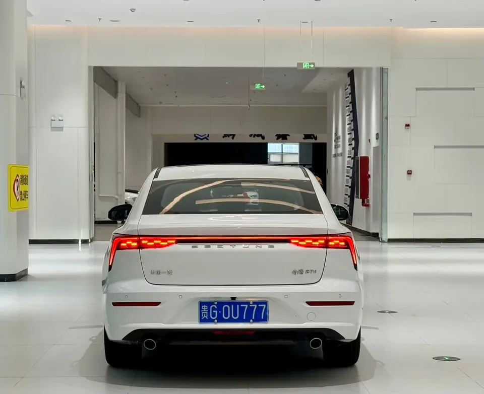 FAW Bestune B70 Besturn B70 2022 third generation 1.5T automatic enjoyment model 2024 — thumbnail 2