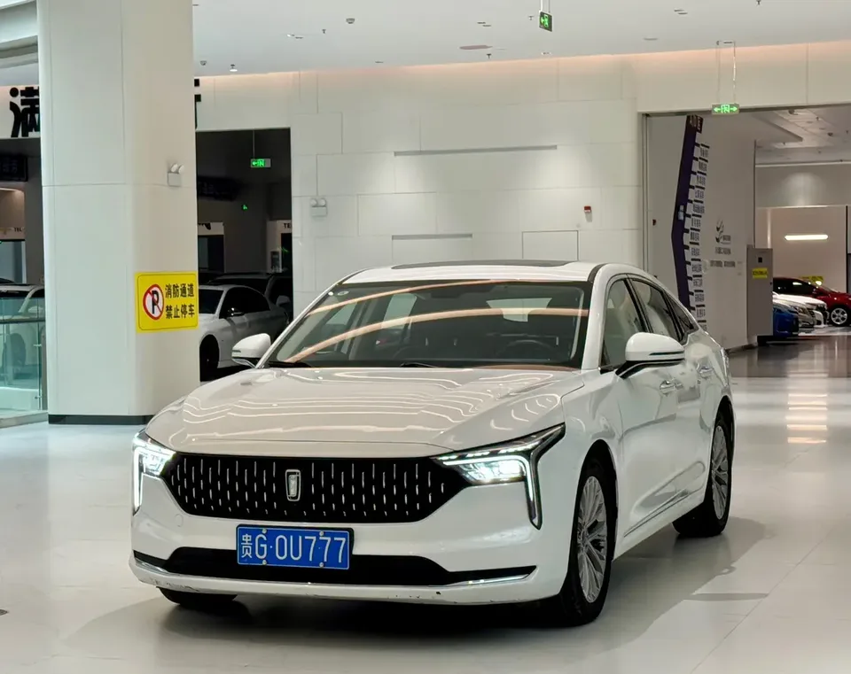 FAW Bestune B70 Besturn B70 2022 third generation 1.5T automatic enjoyment model 2024 — photo 1, buy with delivery to Moscow