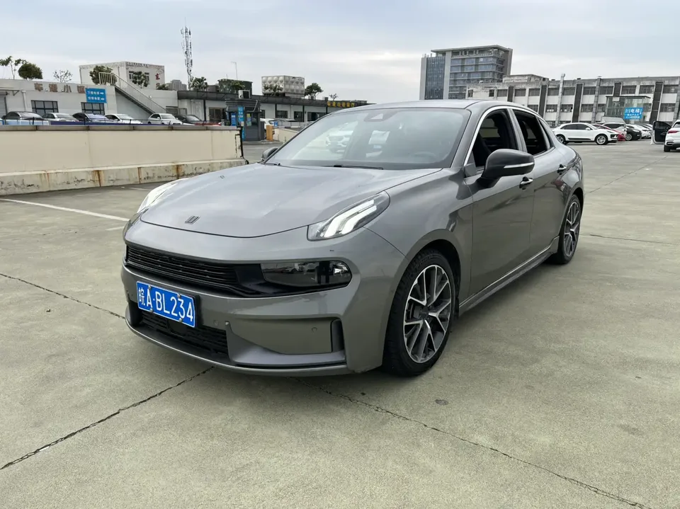 Lynk & Co 03 2022
