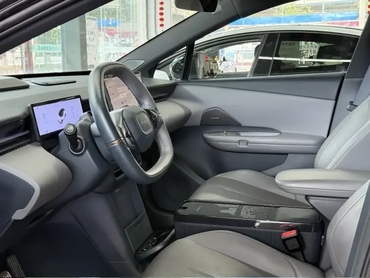 Lynk & Co Z20 Lynk & Co Z20 2025 530km RWD Max 2024 — миниатюра 3