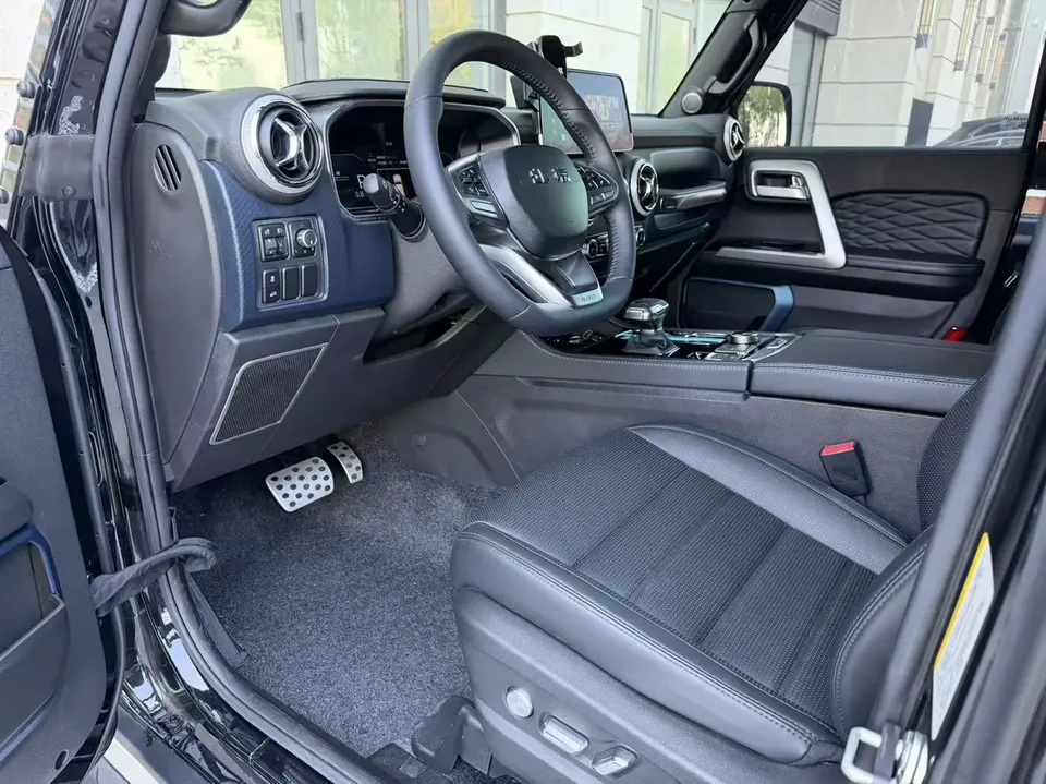BAIC Beijing Off-road BJ40 2.0T Automatic 4WD City Hunter Glory Edition 2025 — миниатюра 4