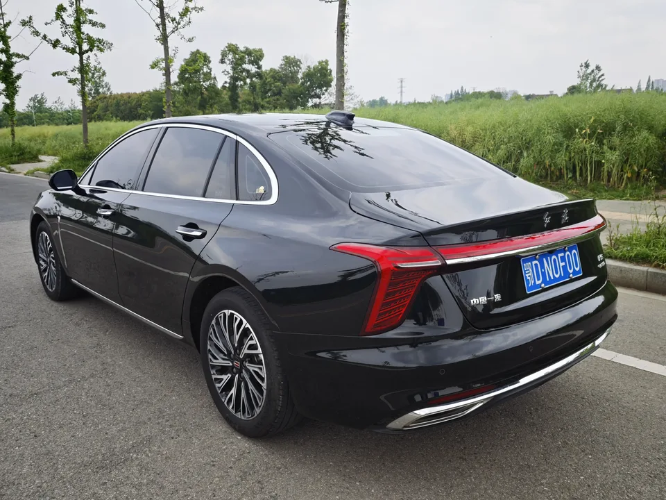 Hongqi H5 Hongqi H5 2025 2.0T Automatic Flagship 500,000 Commemorative Edition 2025 — миниатюра 4