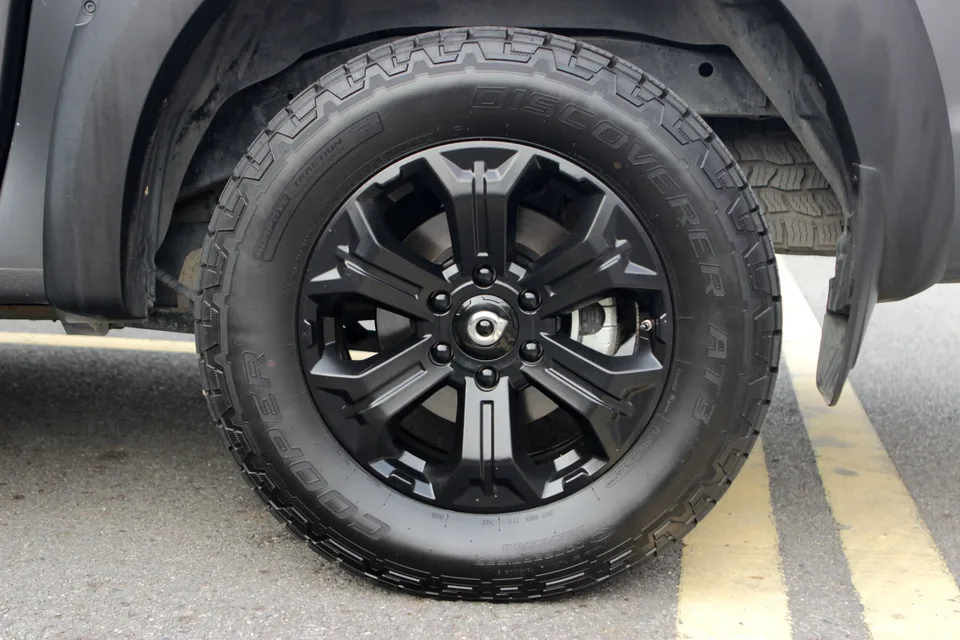 Great Wall gun off-road version 2.0T gasoline automatic four-wheel drive Everest version GW4C20B 2023 — миниатюра 3