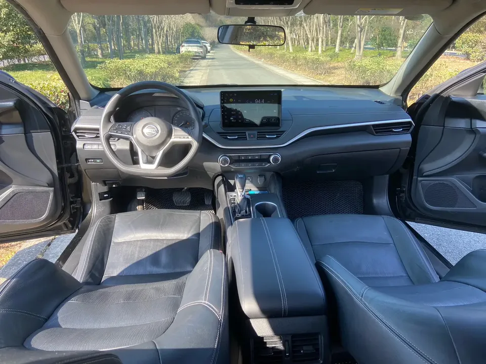 Nissan Altima Teana 2021 2.0L XE Fashion Edition 2022 — миниатюра 3