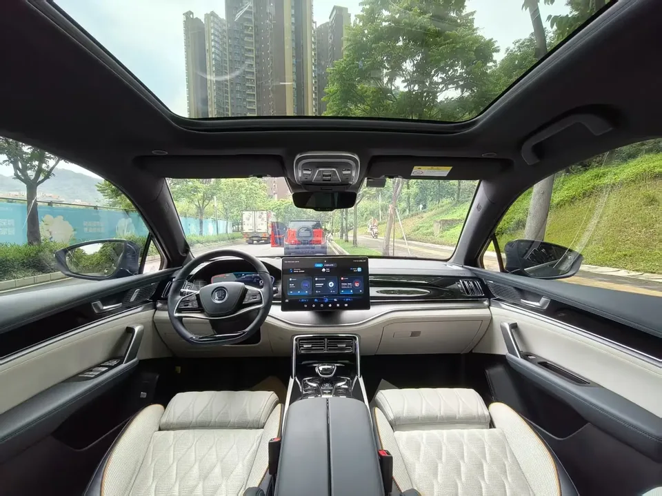 BYD Tang DM Tang DM 2022 DM-p 215KM 4WD flagship model 2023 — thumbnail 4