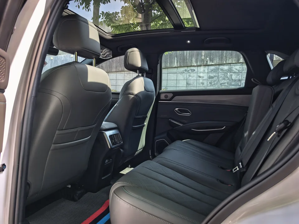 BYD Song L DM Intelligent Driving Edition DM-i 112KM Leading Edition 2025 — миниатюра 3