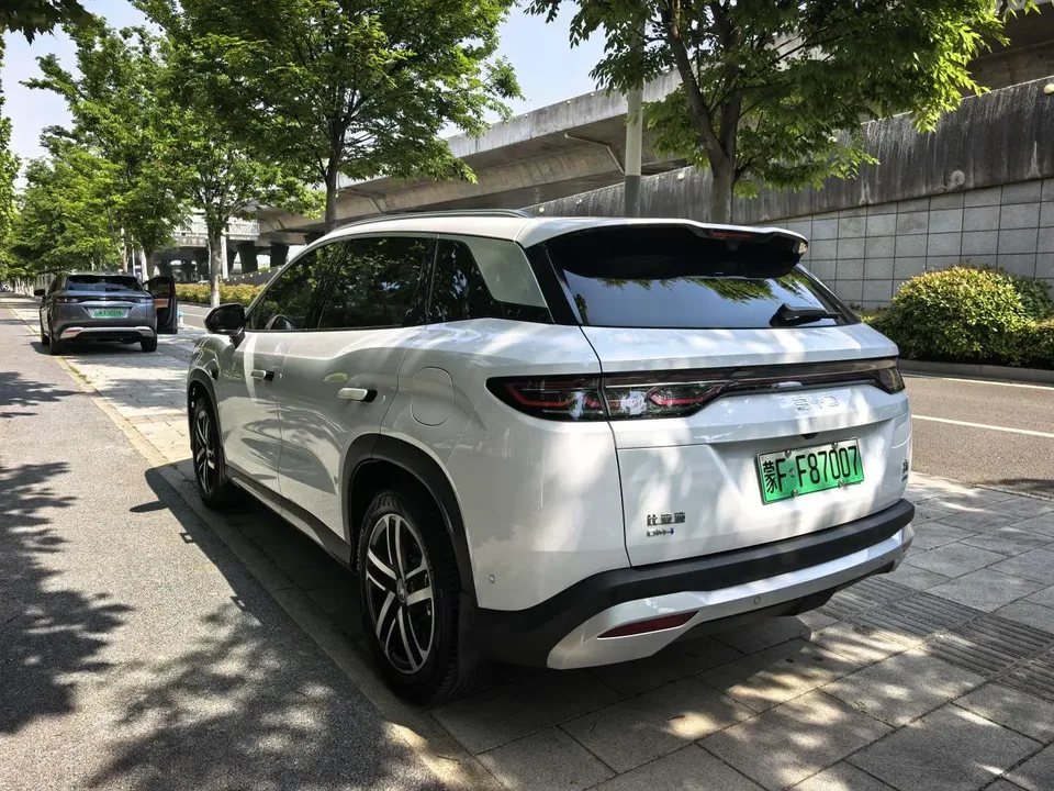 BYD Song L DM Intelligent Driving Edition DM-i 112KM Leading Edition 2025 — миниатюра 4