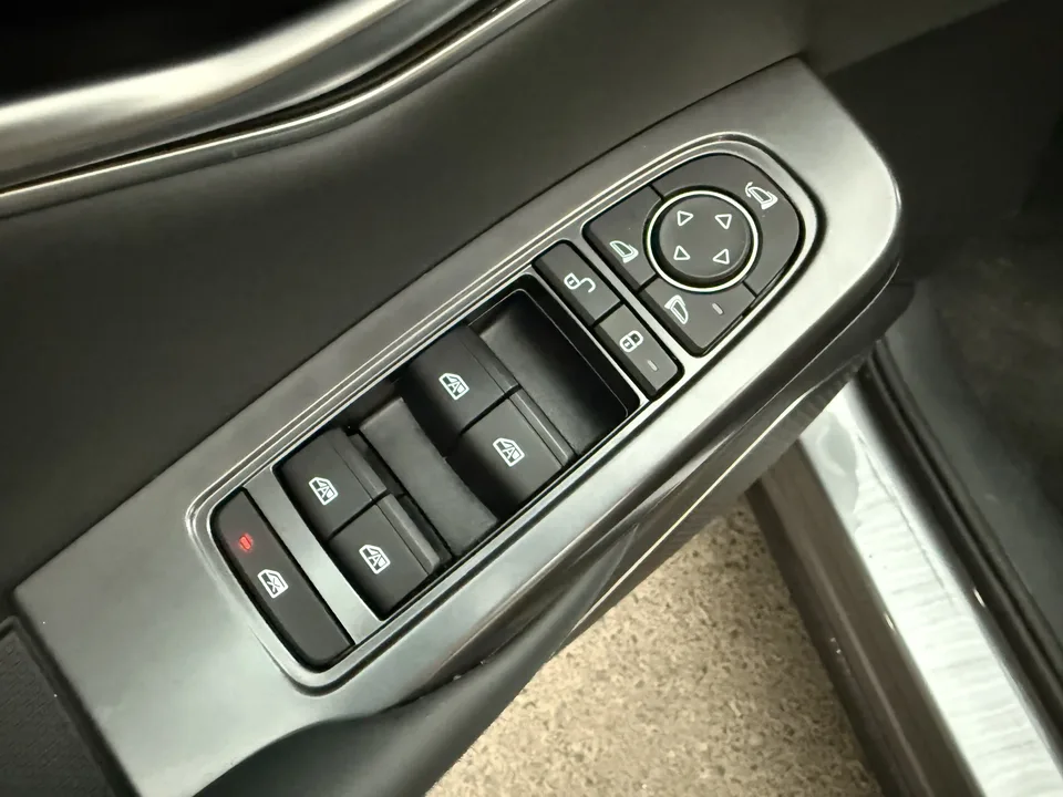 BYD Song L DM Intelligent Driving Edition DM-i 160KM Beyond Edition 2025 — миниатюра 4