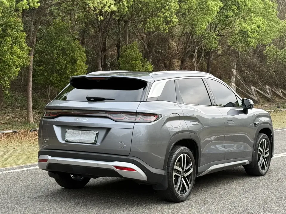 BYD Song L DM Intelligent Driving Edition DM-i 112KM Beyond Edition 2025 — миниатюра 2