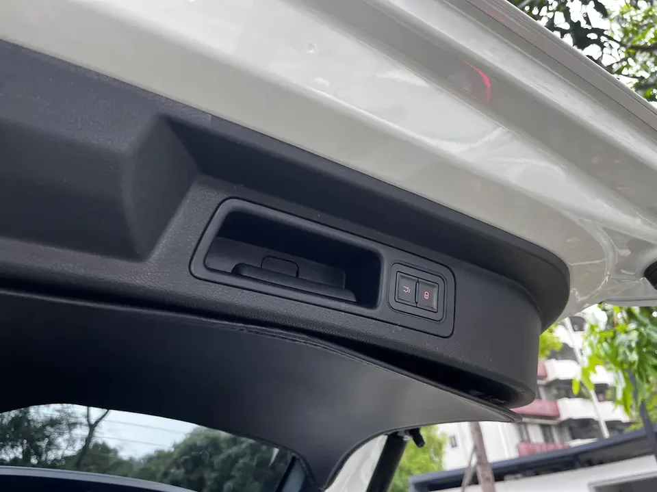 BYD Song PLUS DM DM-i Champion Edition 110KM Flagship Model 2023 — миниатюра 4